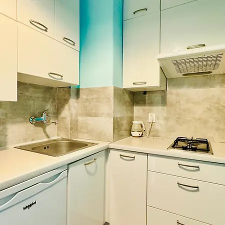 Five Colors Apartment *